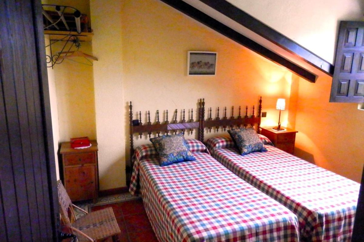Habitación dos camas Pozo Tremeo - Casa rural en Polanco, Cantabria